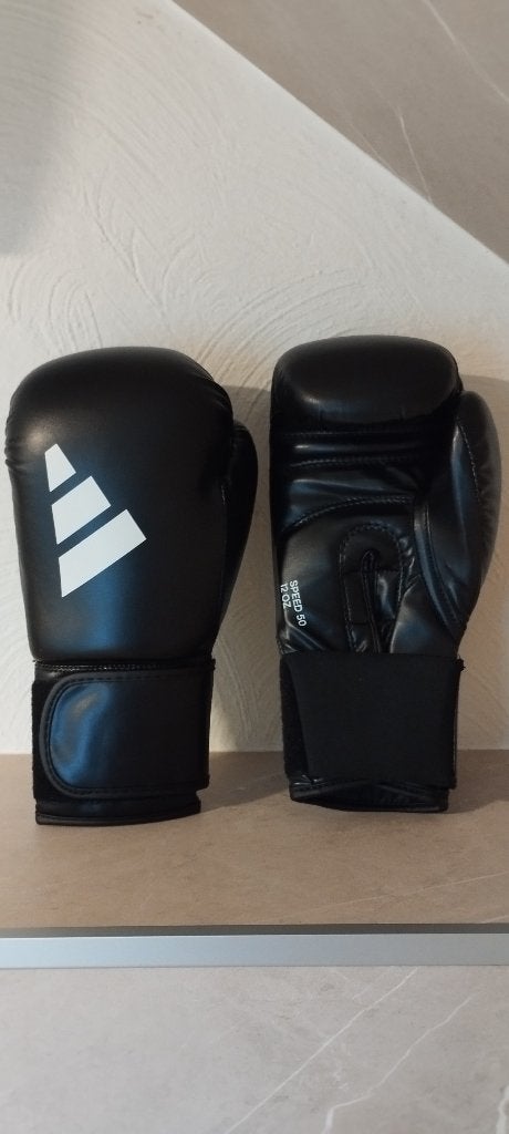Adidas Bokshandschoenen 12oz, Sport en Fitness, Ophalen, Nieuw, Bokshandschoenen