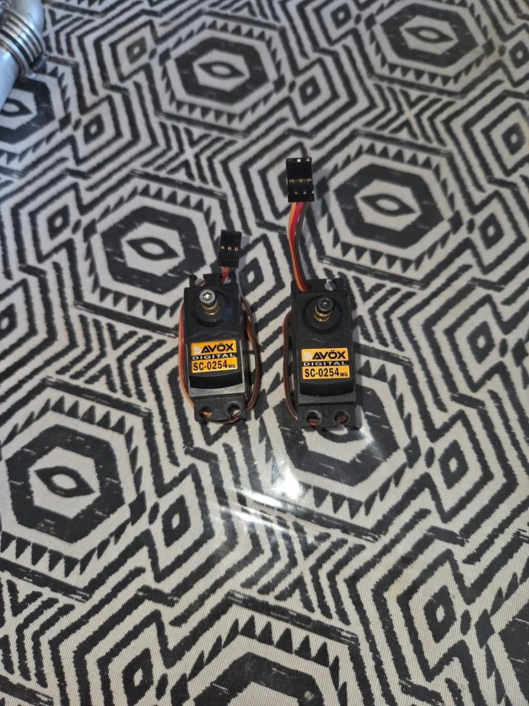 Servos savox digital, Hobby & Loisirs créatifs, Enlèvement ou Envoi