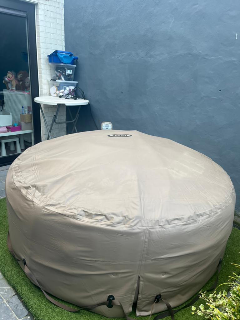 Intex jaquzi, Jardin & Terrasse, Bains à remous et Spas, Enlèvement, Utilisé, Tapis de sol, Gonflable