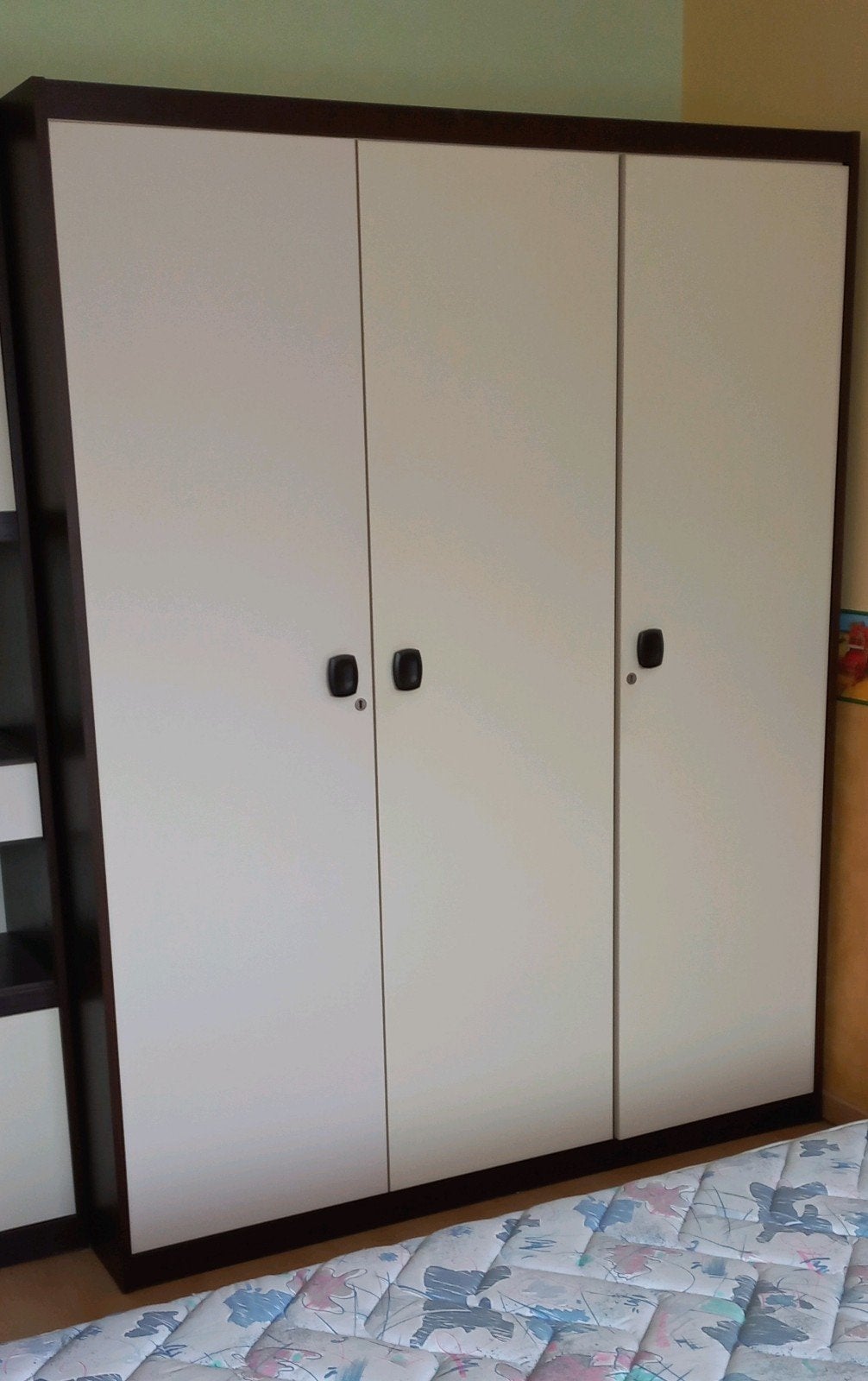 Ruime 3-deurs kledingkast, Huis en Inrichting, Ophalen