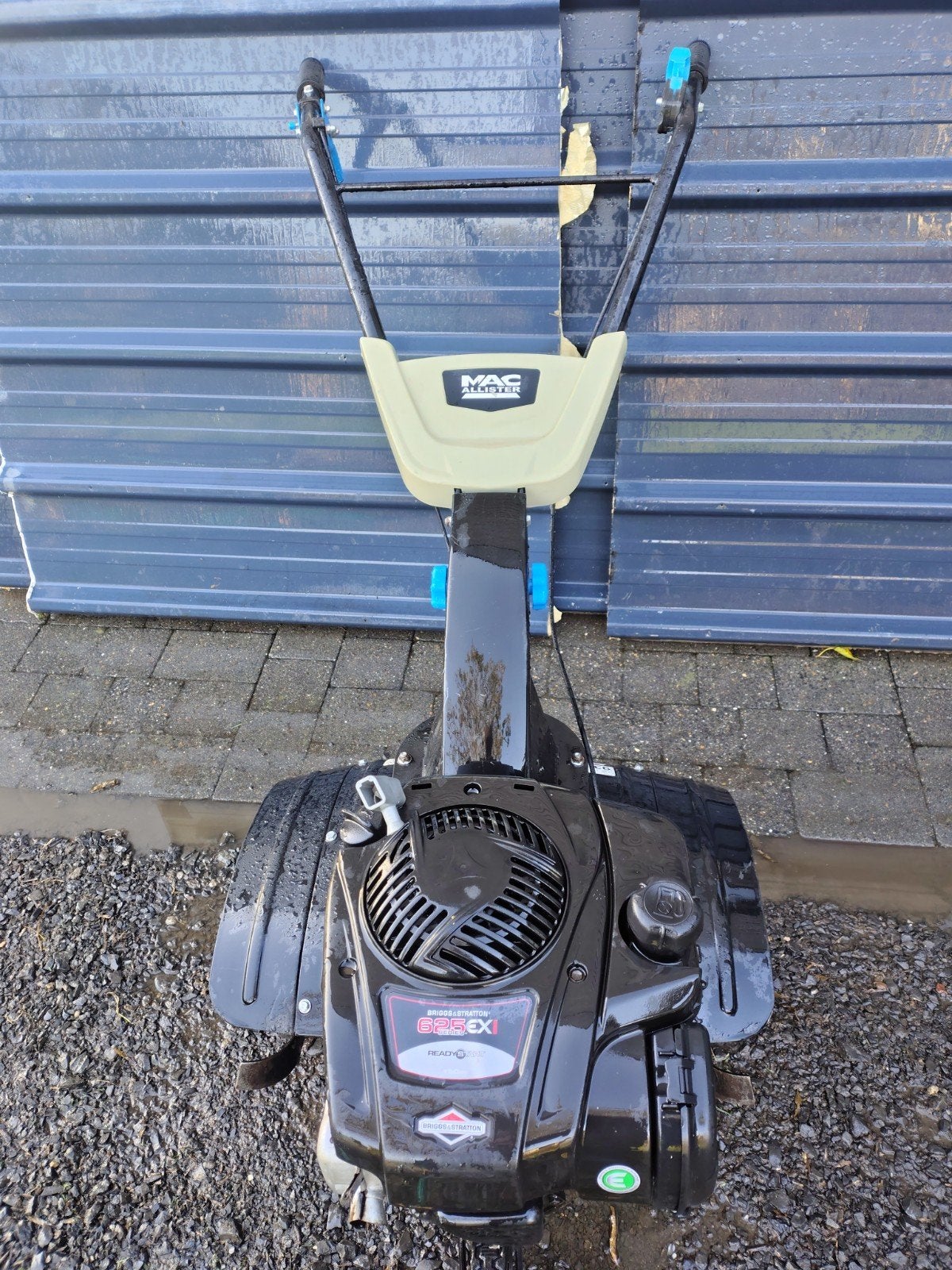Brigs and Stratton motoculteur, Ophalen