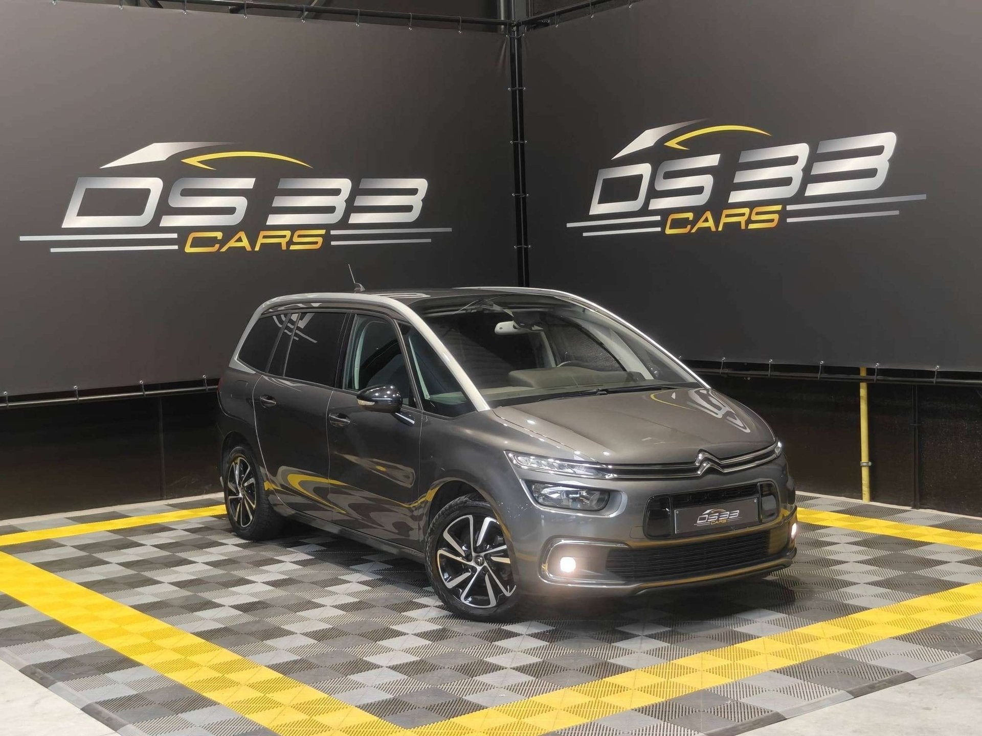 Citroen C4 SpaceTourer 1.2 Shine 7-zit/Keyless/DodeHoek/Appl, Auto's, Dealer onderhouden, Stof, Gebruikt, 1199 cc