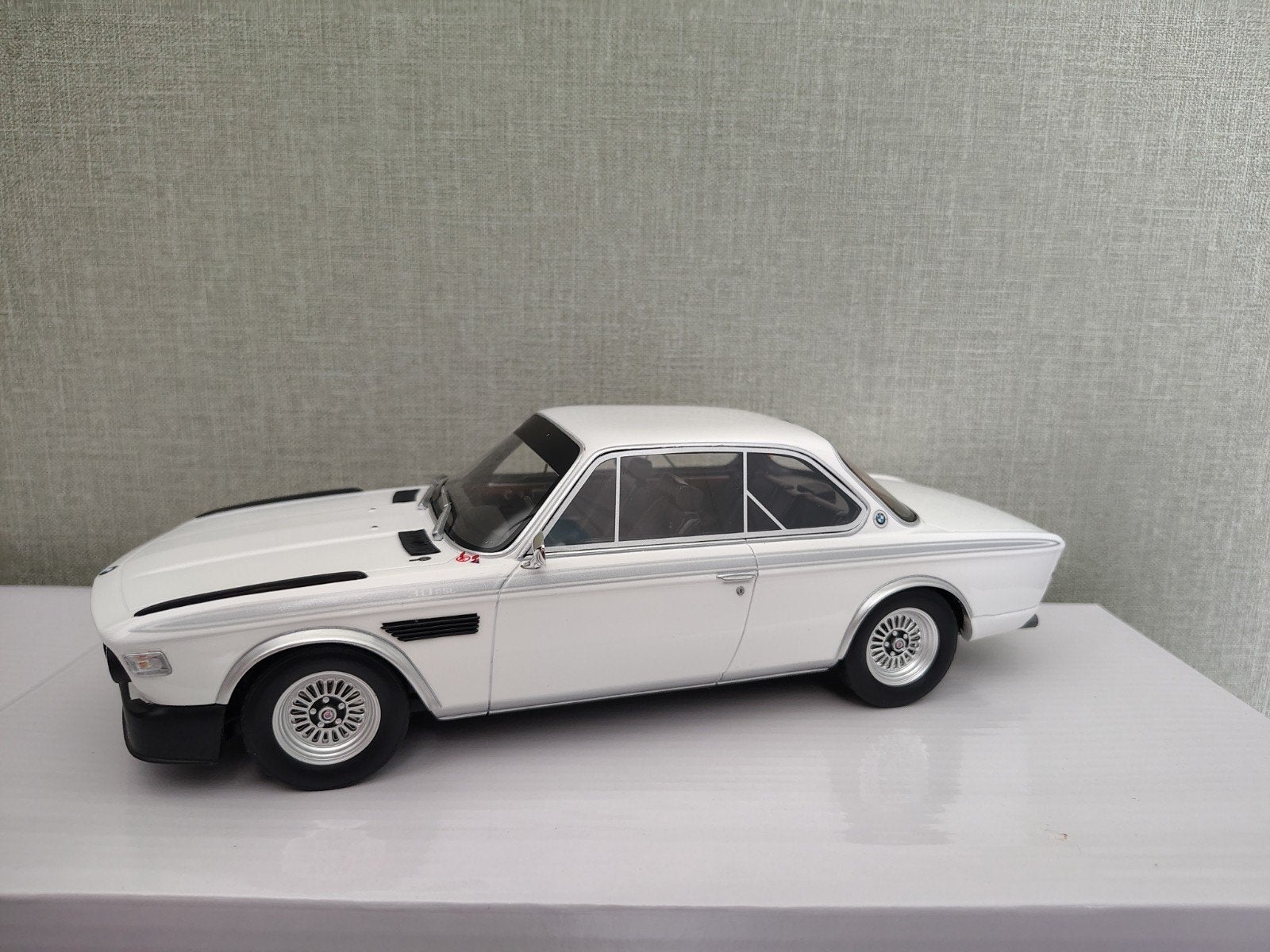 BMW 3.0 CSL 1/18 (Chamonix Blanche), Enlèvement