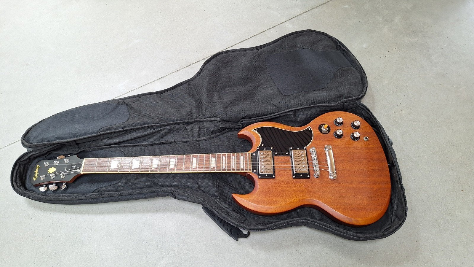 Epiphone SG Standard (Finition Worn / Faded Cherry), Enlèvement ou Envoi