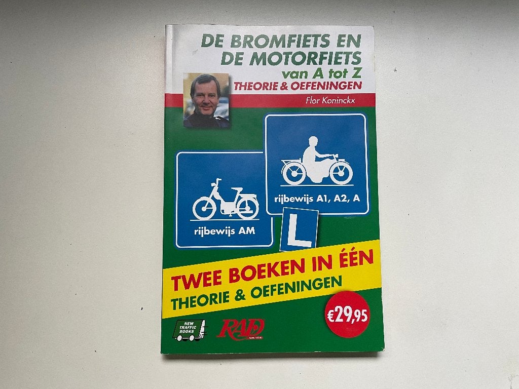 Theorieboek motor / bromfiets - editie 2021, Boeken, Ophalen of Verzenden, Gelezen, Flor Koninckx, Algemeen