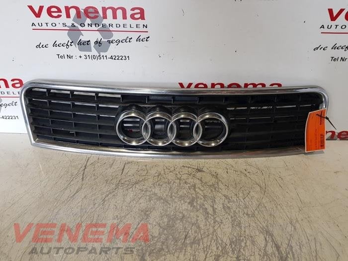 Calandre d'un Audi A4, -, 3 mois de garantie, Audi, Utilisé