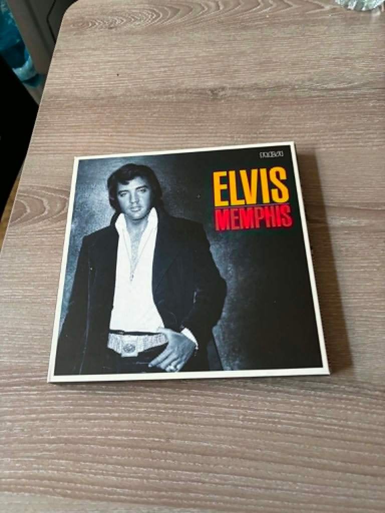 Elvis, 5 cdbox, Memphis, bevat 5 cd's en een prachtig boekje, Cd's en Dvd's, Cd's | Rock, Boxset, Ophalen of Verzenden, Zo goed als nieuw