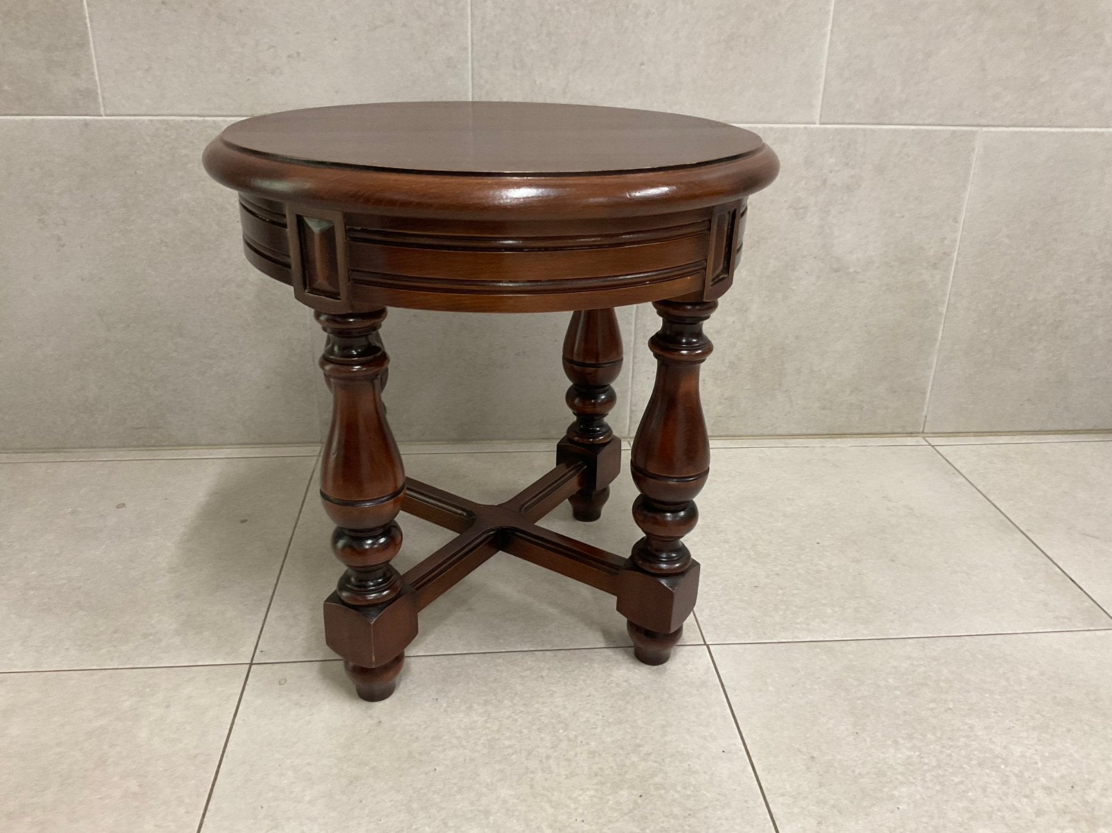 Massief eiken bijzettafel – 5050 cm – klassieke afwerking, Antiek en Kunst, Ophalen
