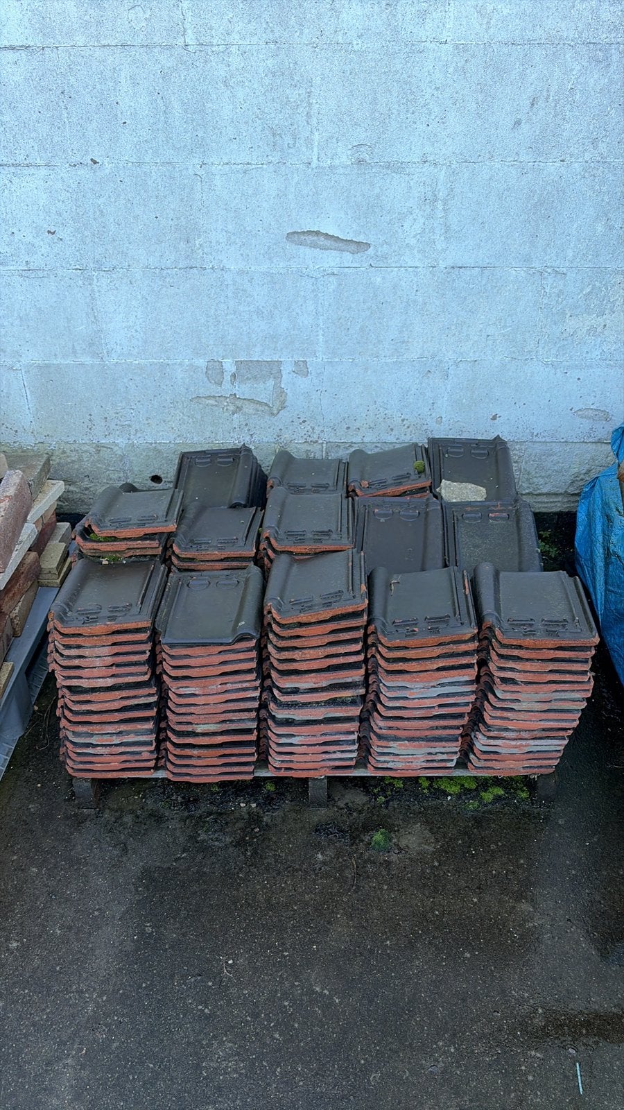 2 palettes de tuiles, Bricolage & Construction, Enlèvement, Comme neuf, Tuiles