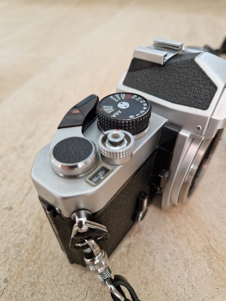 Nikon FM argentique, boîtier chromé, entièrement fonctionnel, TV, Hi-fi & Vidéo, Enlèvement ou Envoi, Utilisé, Reflex miroir, Nikon