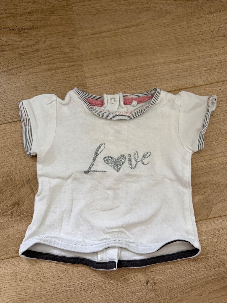 T-shirt TQF blanc à inscription argentée, Kinderen en Baby's, Babykleding | Maat 62, TQF Collection, Meisje, Nieuw, Ophalen of Verzenden