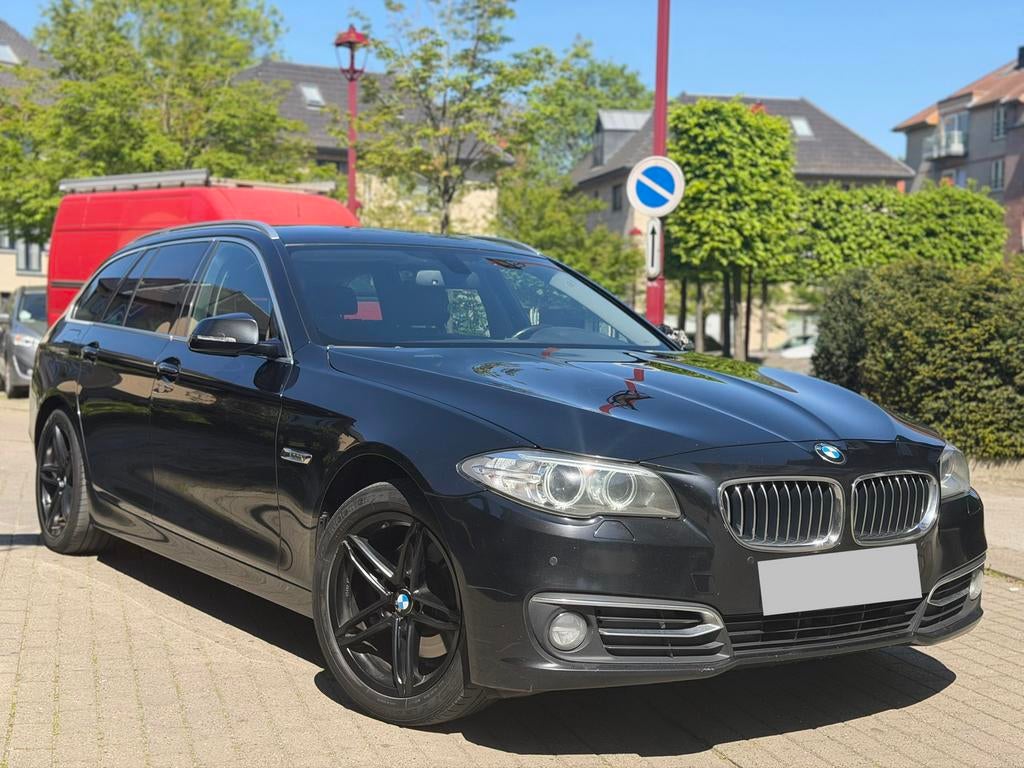 BMW 520d 190Ch Luxury Line 2015 Facelift, Auto's, Automaat, Zwart, Leder, 5 deurs