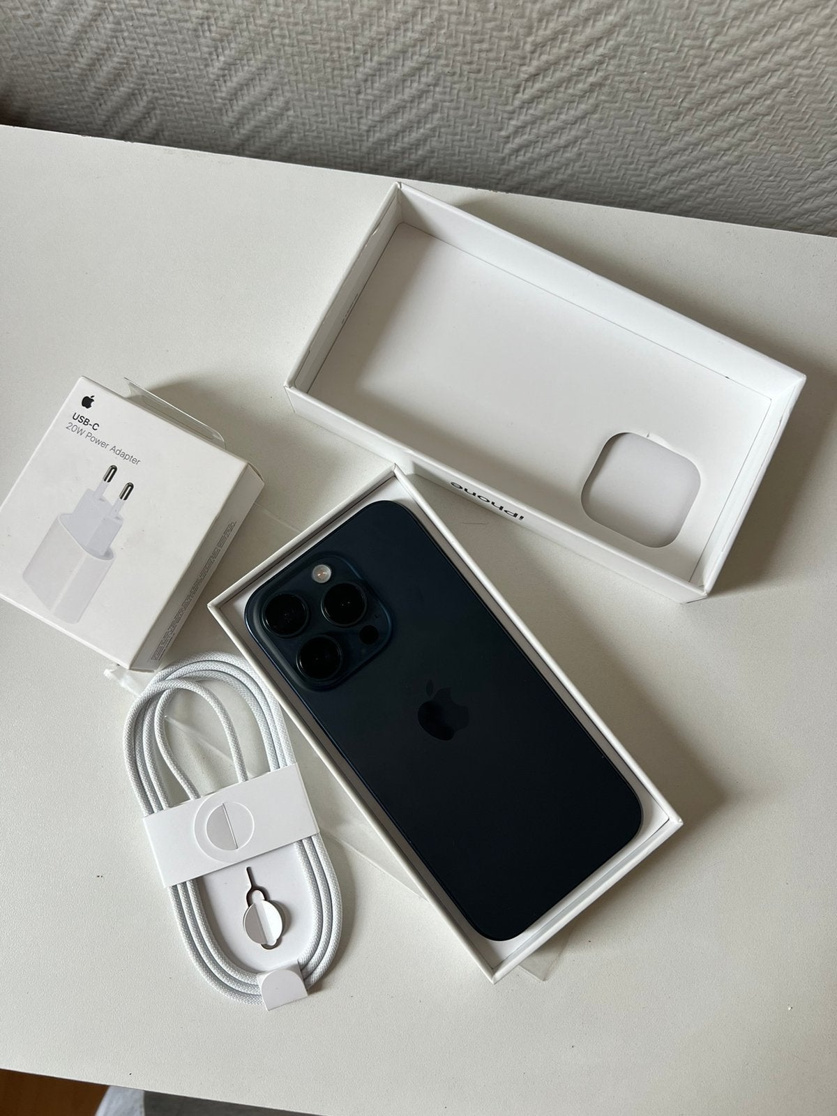 Iphone 15 pro, Télécoms, Téléphonie mobile | Apple iPhone, 128 GB, Enlèvement ou Envoi, Comme neuf, Sans simlock
