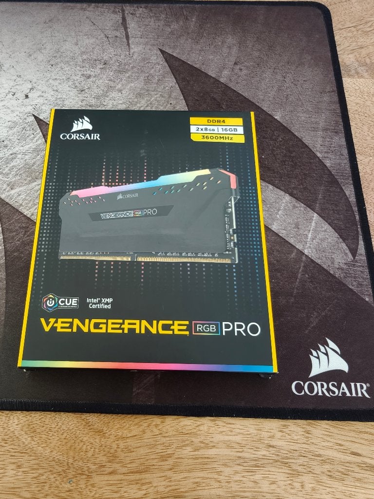 CORSAIR VENGEANCE RGB PRO 16GB (2 x 8GB) DDR4  3600MHz C18, Informatique & Logiciels, Mémoire RAM, Enlèvement ou Envoi, DDR4, Comme neuf