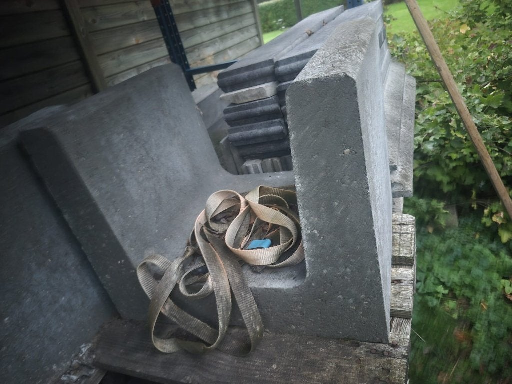 Betonnen U-element, Ophalen, Zo goed als nieuw, Beton