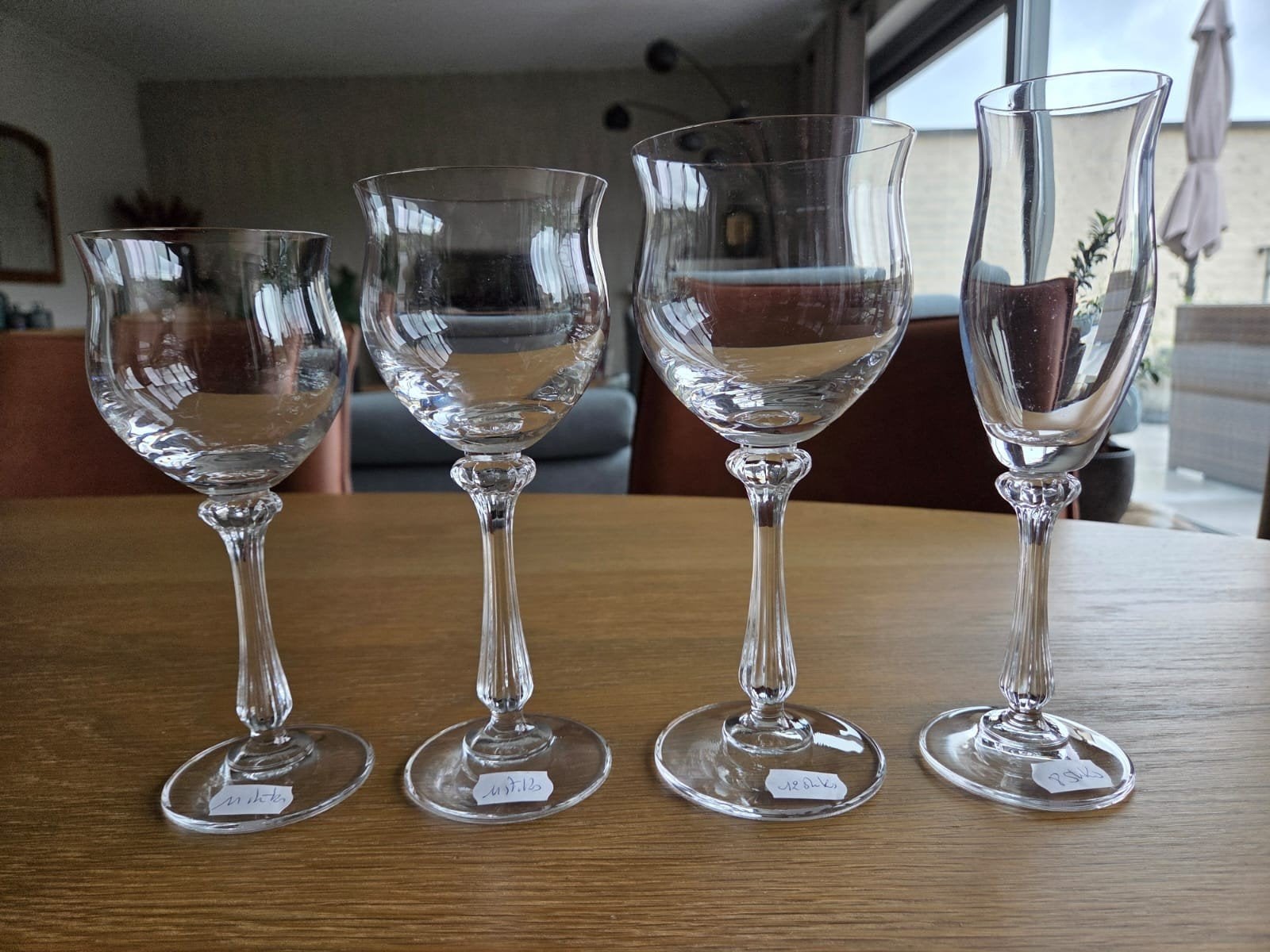 service de verre en cristal, Enlèvement