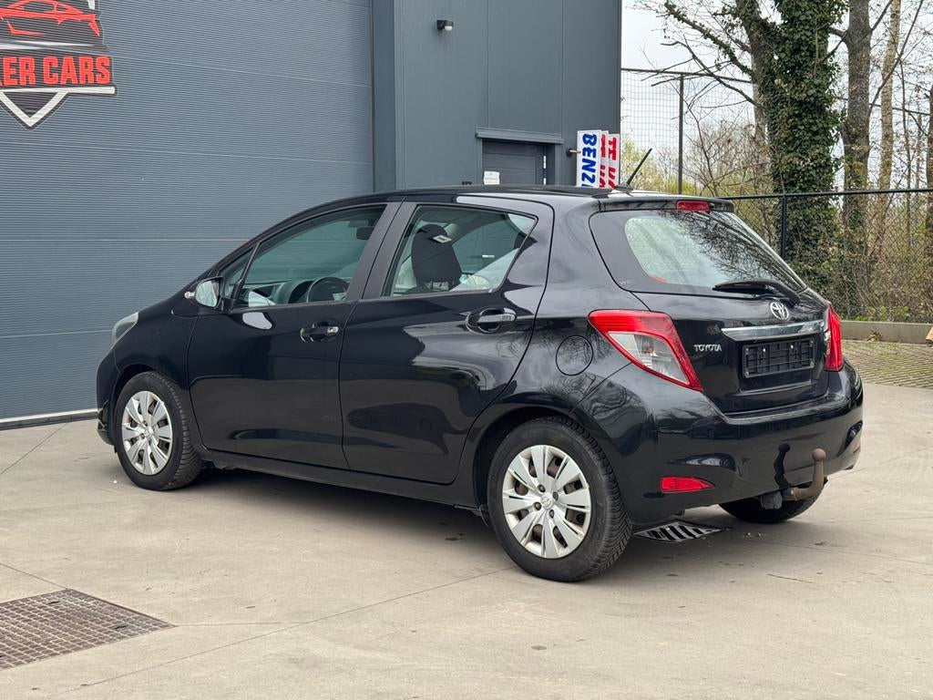 Toyota Yaris 1.4 D-4D Dynamic Navi Camera Airco, Cuir, Euro 5, Entreprise, Boîte manuelle