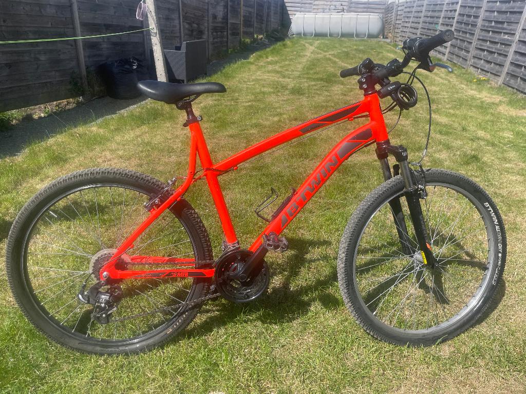 B-Twin rockrider 340, Fietsen en Brommers, Ophalen, Zo goed als nieuw, Heren, Overige merken