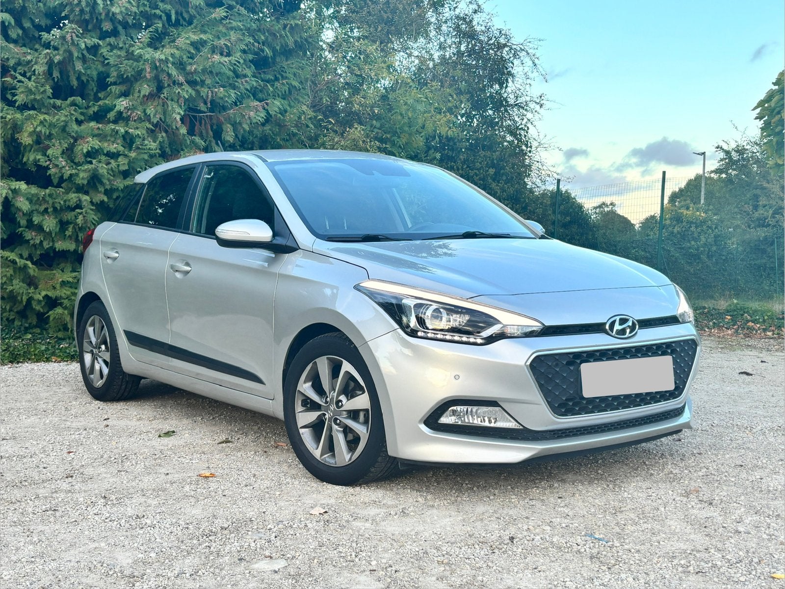 Hyundai i20 • Carner D'entretien • Capteurs de stationnement, Argent ou Gris, Achat, Euro 6, Boîte manuelle