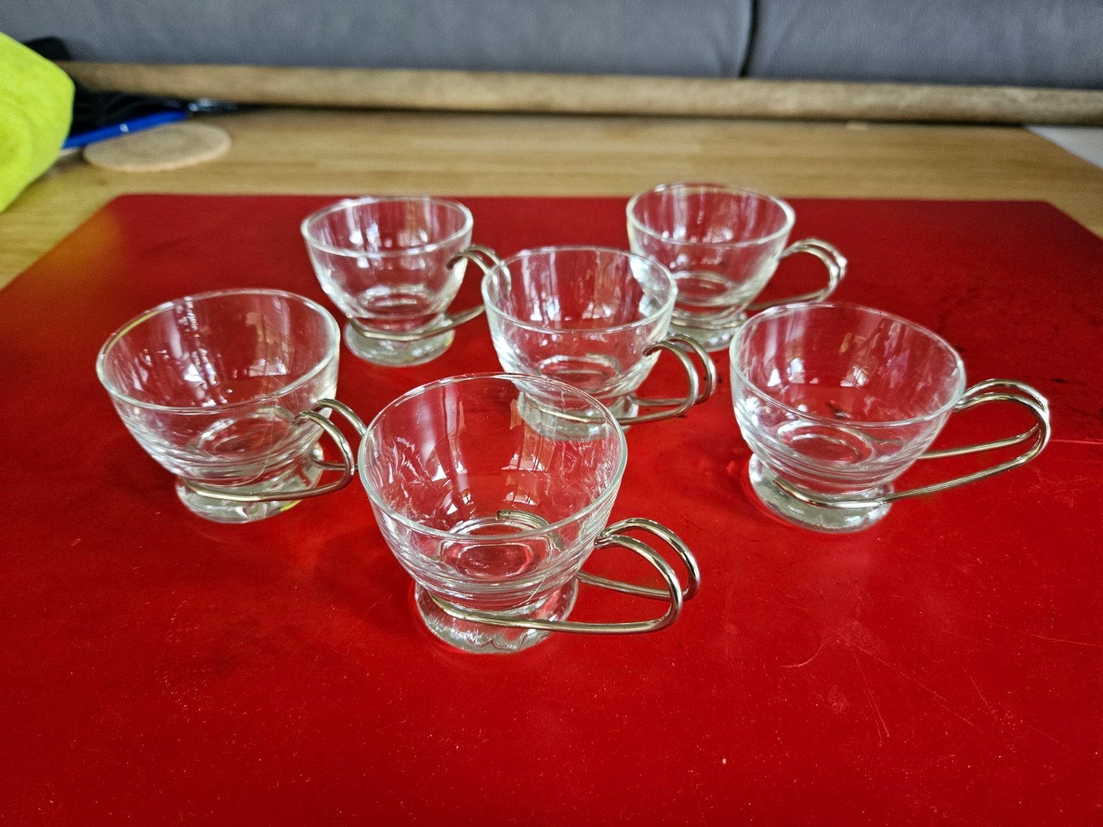 6 oude glazen thee tassen met ingewerkte metalen houder, Ophalen, Glas