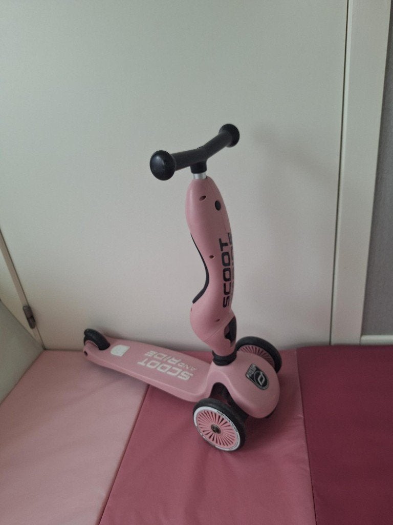Step voor kleuter + Helm - Scoot and ride Roze, Fietsen en Brommers, Steps, Ophalen, Zo goed als nieuw, Gewone step, Scoot and ride