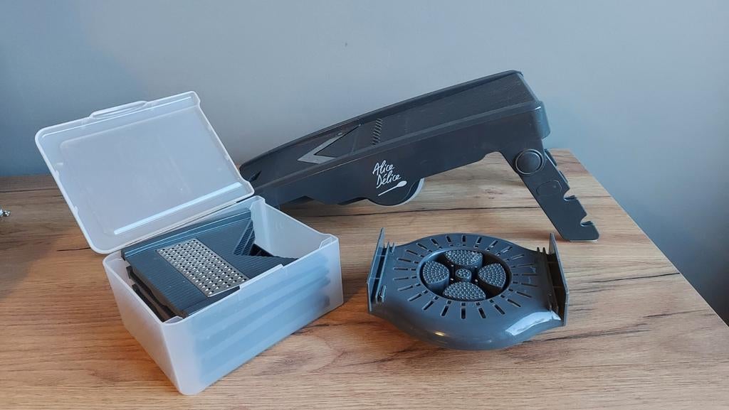 Mandoline van Alice Delice, Zakelijke goederen