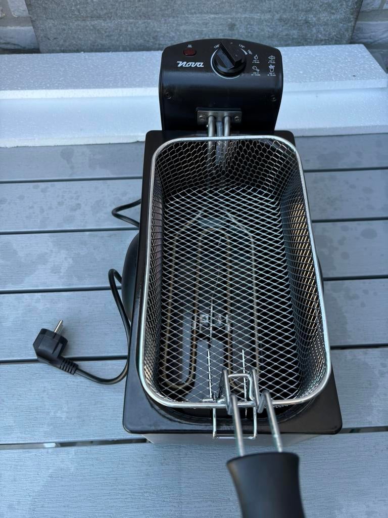 Nova friteuses in perfecte staat, Ophalen, Zo goed als nieuw