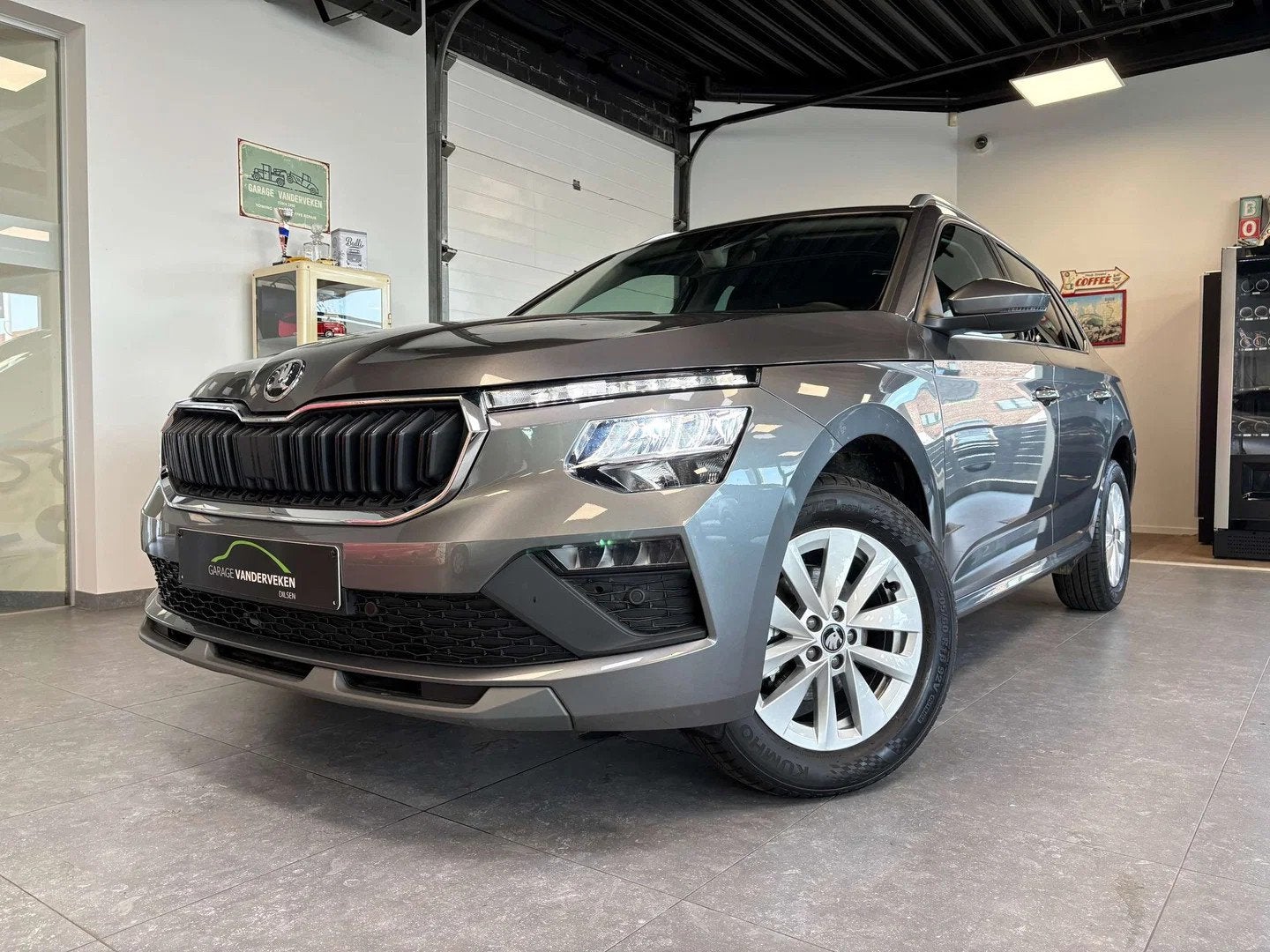 Skoda Kamiq Kamiq 1.0 TSI Selection Selection, Autos, Argent ou Gris, Achat, Noir, 5 portes