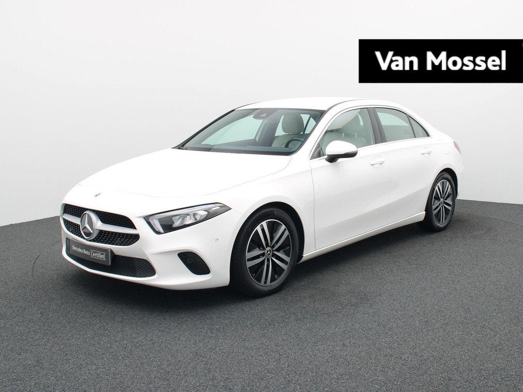 Mercedes-Benz A-Klasse 180 Luxury Line Limousine + LEDER + T, Classe A, Entreprise, Entretenue par le concessionnaire, Automatique