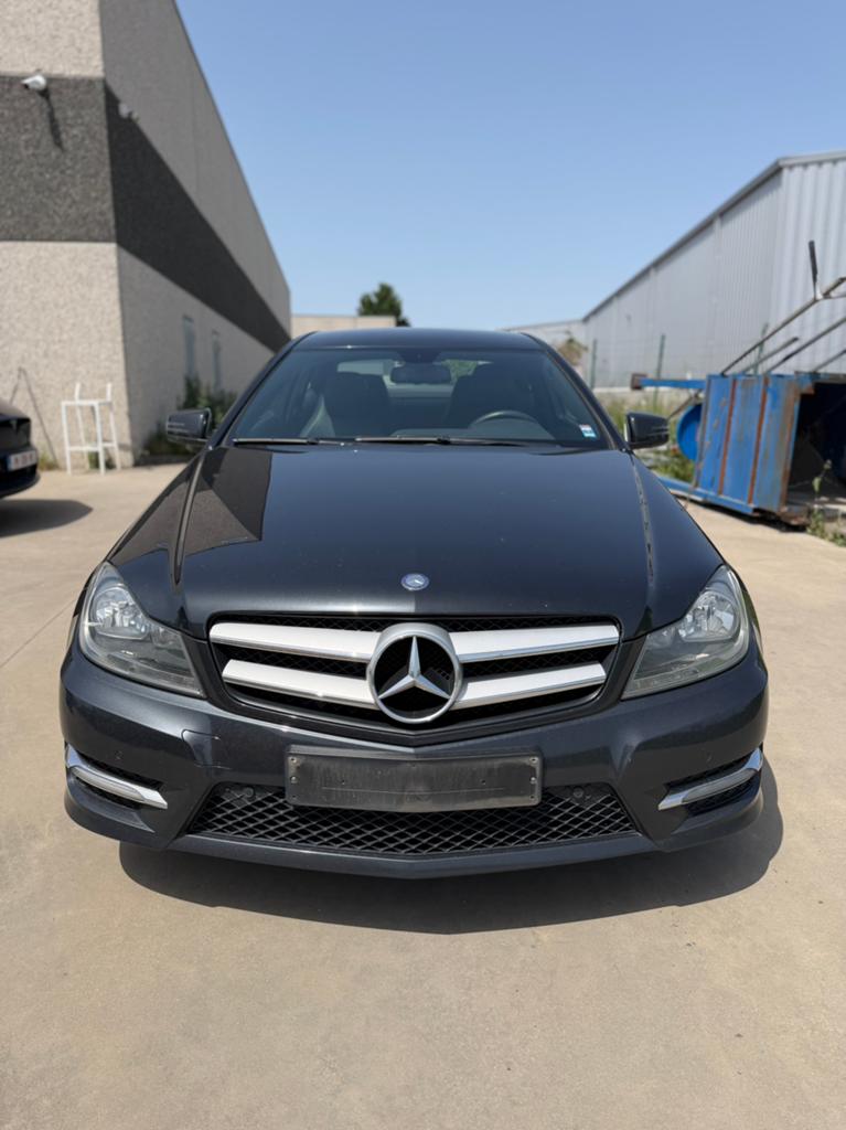 Mercedes-Benz c220 Coupe, Auto's, Mercedes-Benz, 4 zetels, Zwart, 4 cilinders, Bedrijf