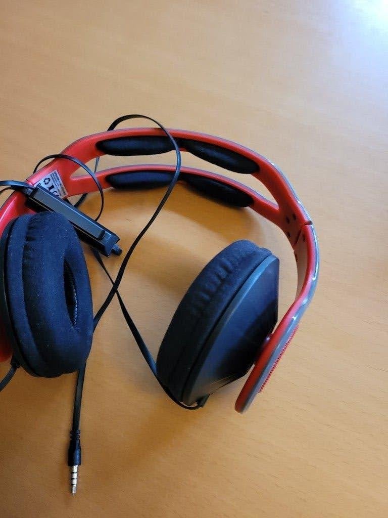 Casque PS Gioteck, TV, Hi-fi & Vidéo, Casques audio, Enlèvement ou Envoi, Comme neuf, Circum-auriculaire, Rouge