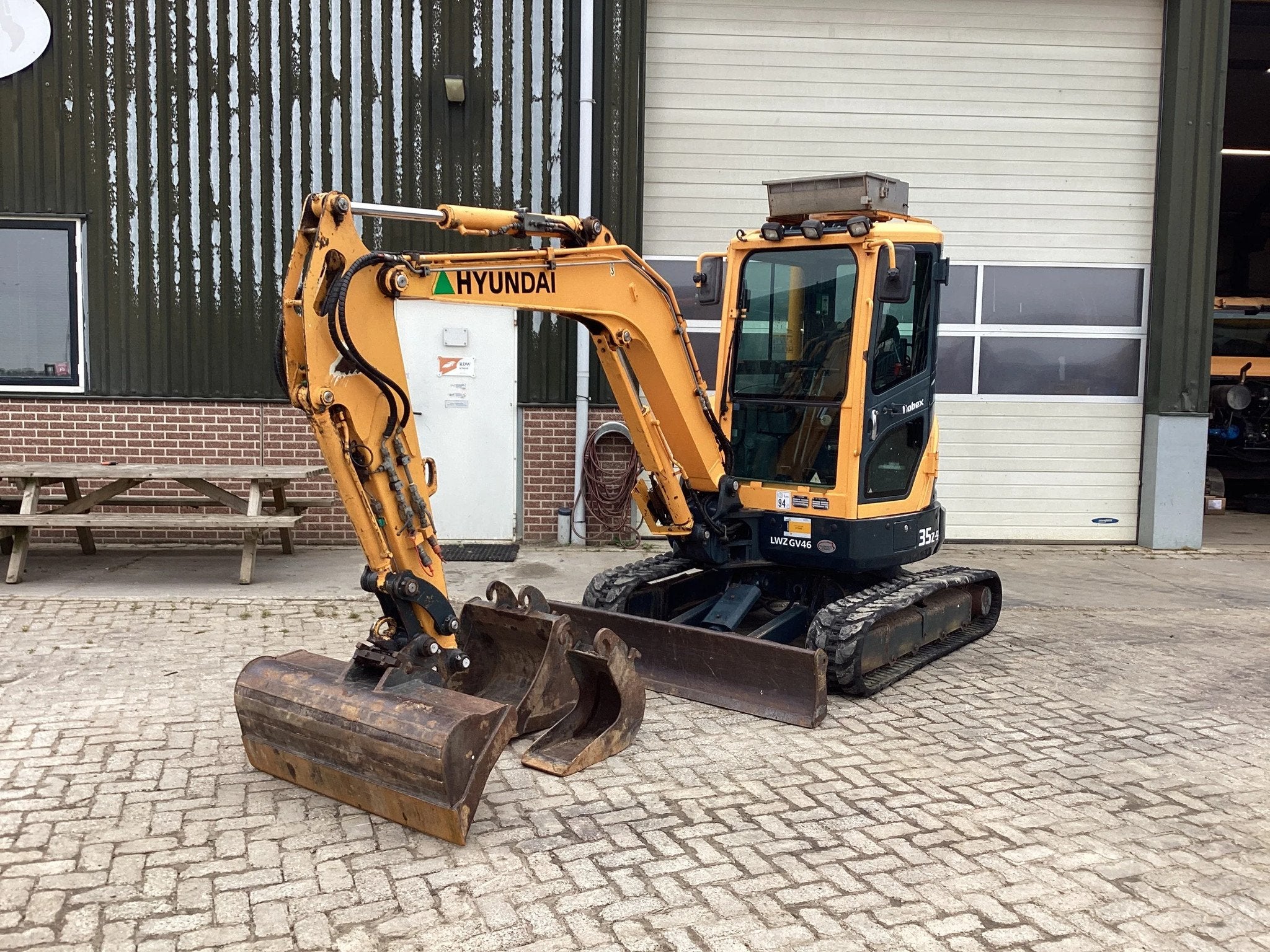 Hyundai R35Z-9 Minigraver (année de construction 2012), Excavatrice