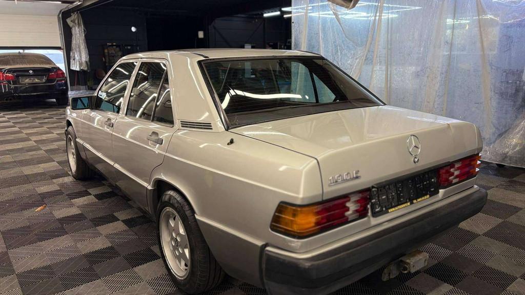 Mercedes-Benz 190 Benzine AUTOMATIQUE bj. 1988 178000km Oldt, Auto's, 4 deurs, 122 pk, Mercedes-Benz, Bedrijf