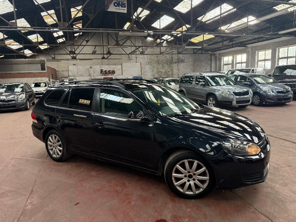 VW Golf 1.6 Tdi 2010 met 270.000 km mechanica ok, Auto's, Euro 5, Stof, Elektrische ramen, Zwart