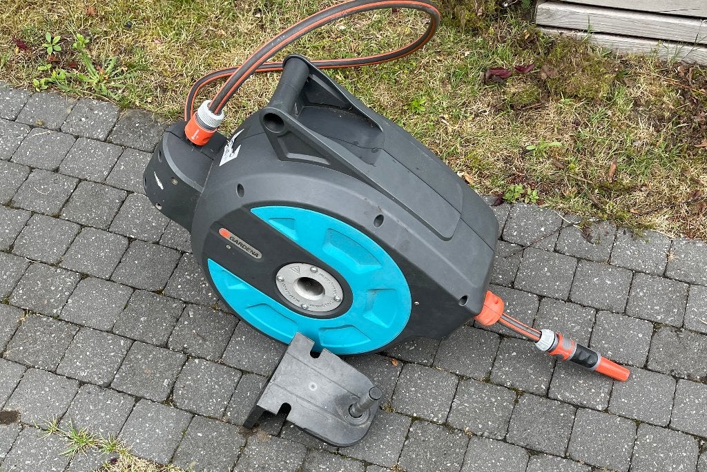Gardena tuinslang 15 meter met spuitstuk, Tuin en Terras, Ophalen, Gebruikt, Tuinslanghaspel