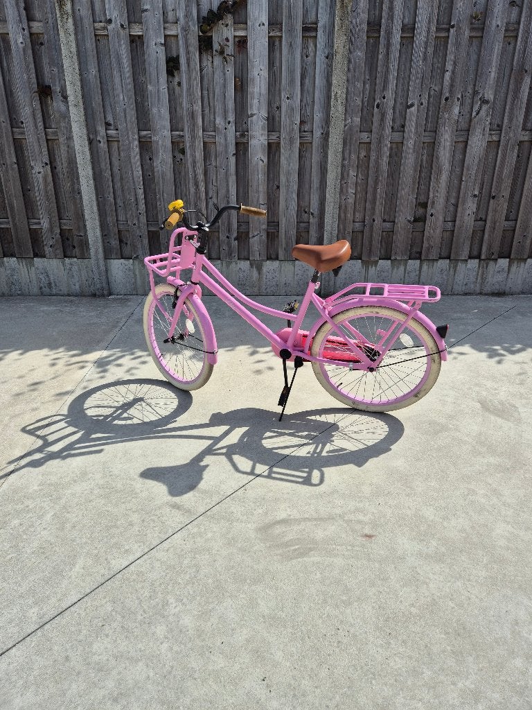 Kinderfiets 24 inch, Fietsen en Brommers, Fietsen | Kinderfietsjes, Zo goed als nieuw, Ophalen, Overige merken, Terugtraprem