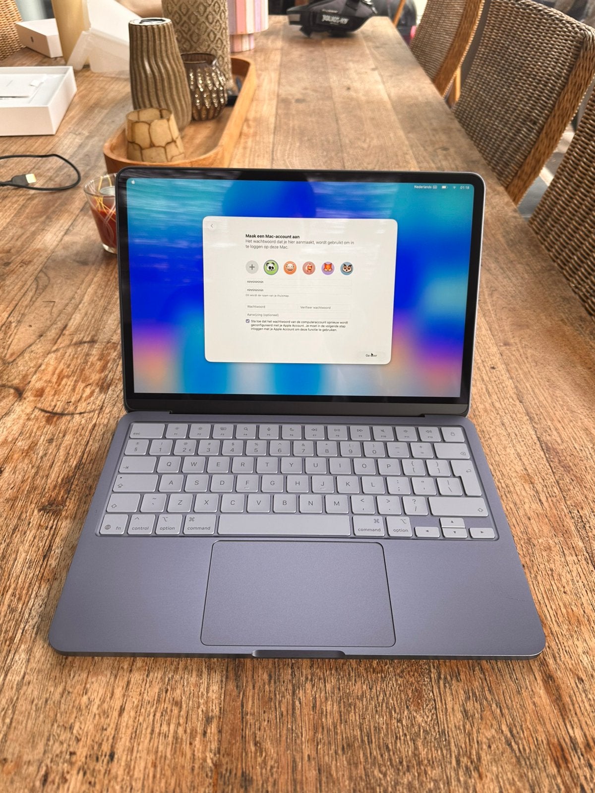 Gloednieuw macbook Neo 256gb 100% batt, garantie + factuur, Computers en Software, Ophalen, Zo goed als nieuw, MacBook