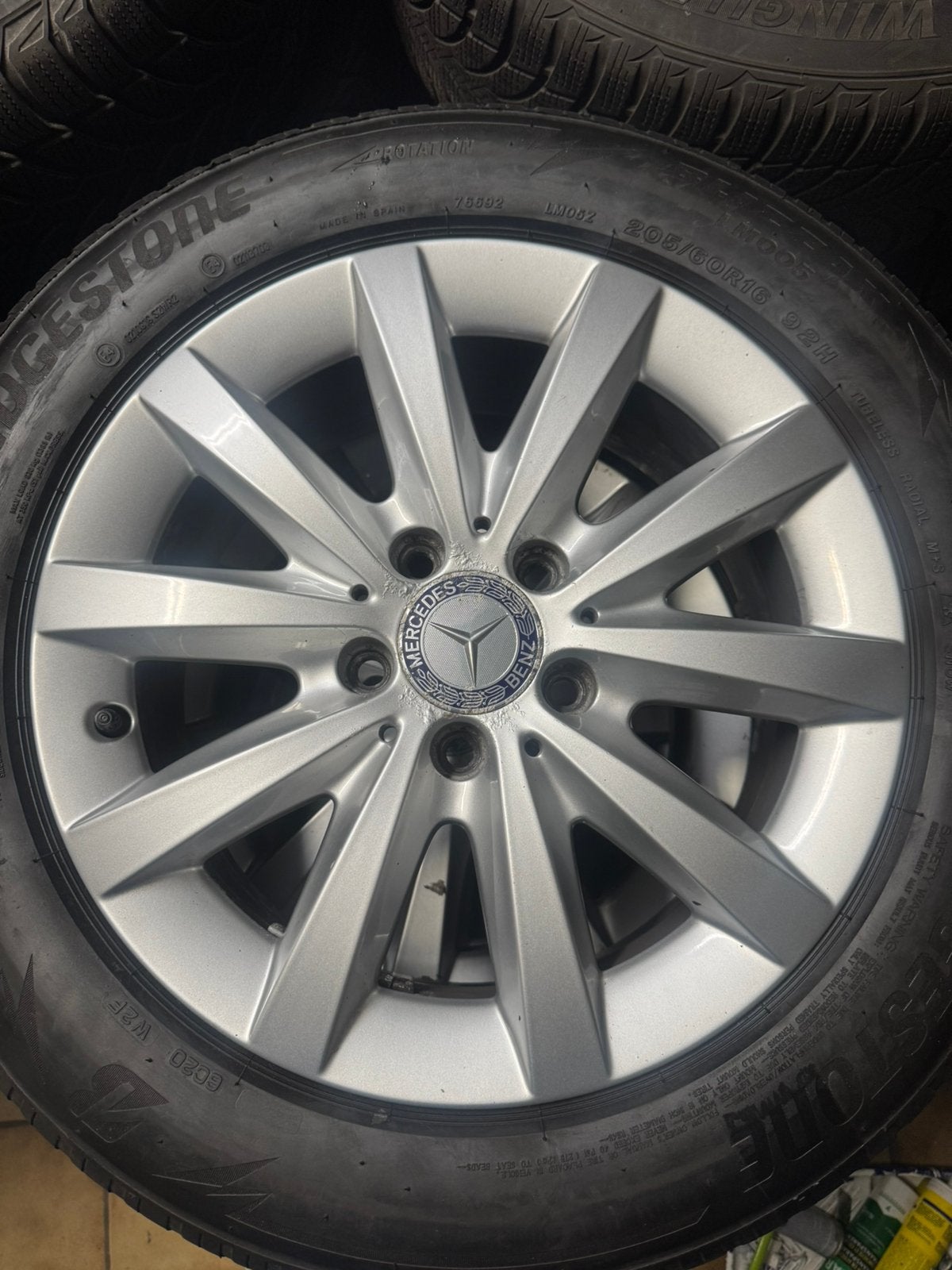4 JANTES MERCEDES ORIGINE 16” + BRIDGESTONE BLIZZAK LM005, Autos : Pièces & Accessoires, Pneus hiver, 16 pouces, Pneu(s), Enlèvement