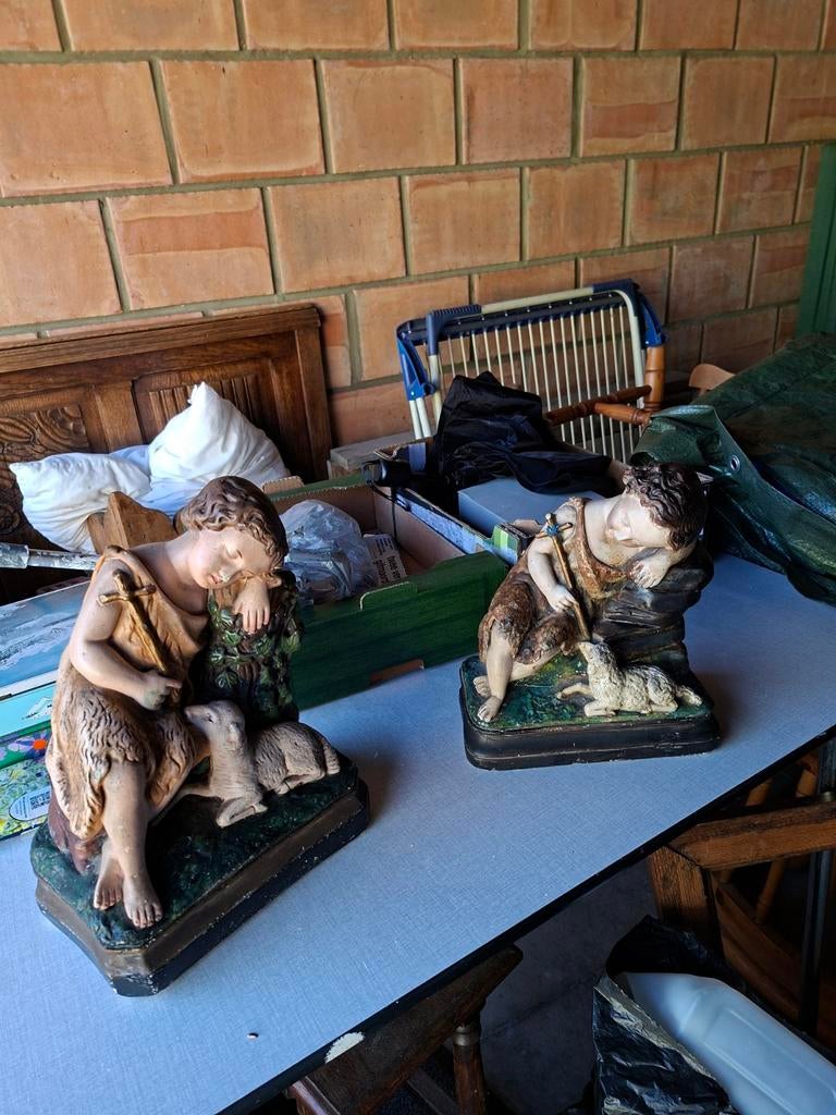 2 beelden herderin, Ophalen