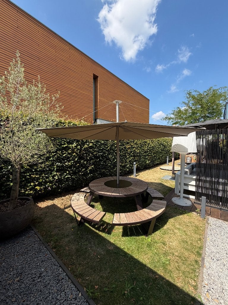 Extremis Pantagruel + Inumbra parasol € 9.158,- KORTING, Tuin en Terras, Tuintafels, Ophalen, Zo goed als nieuw, Rond, Aluminium