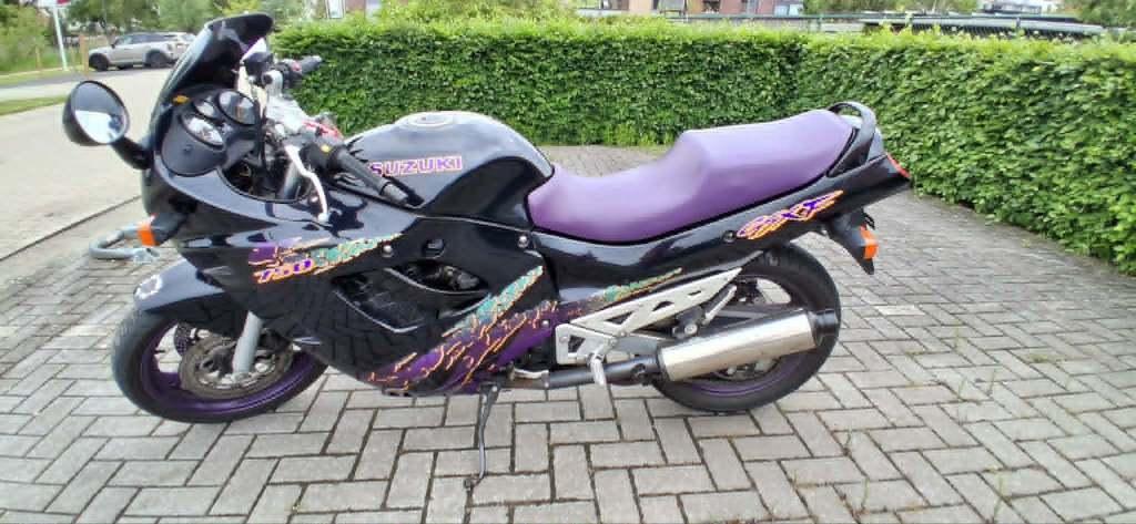 Blank Suzuki GSXF 750 approuvé pour la vente, 750 cm³, Particulier, 4 cylindres