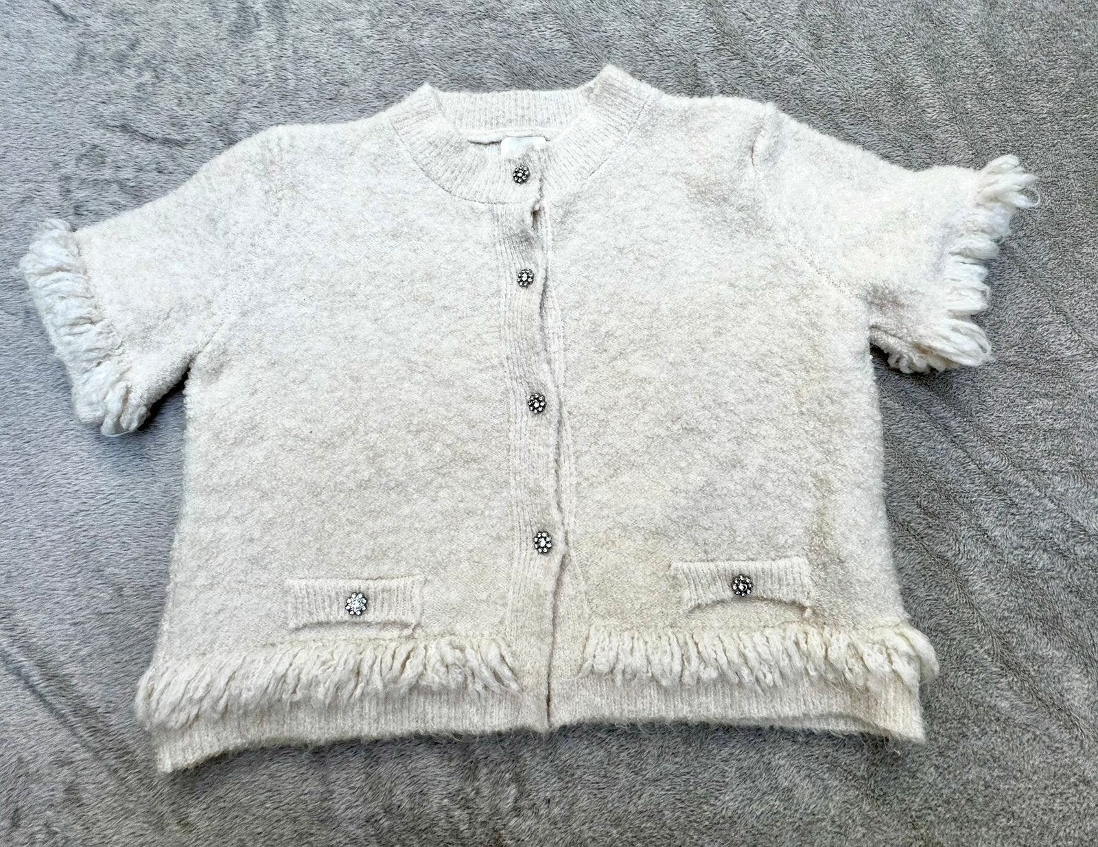 Super tof kort gebroken wit truitje met bloemenknopjes, Kleding | Dames, T-shirts, Maat 38/40 (M), Wit, Nieuw, Ophalen of Verzenden
