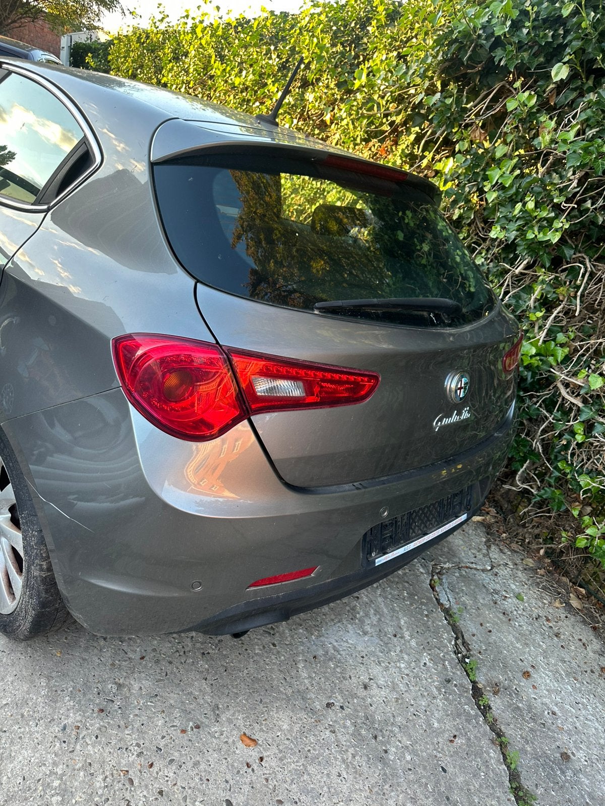 Alfa Romeo jiulietta 1.4 terbo benzine 4500€ 73000 klm, Auto's, Voorwielaandrijving, Euro 5, Bedrijf, Handgeschakeld