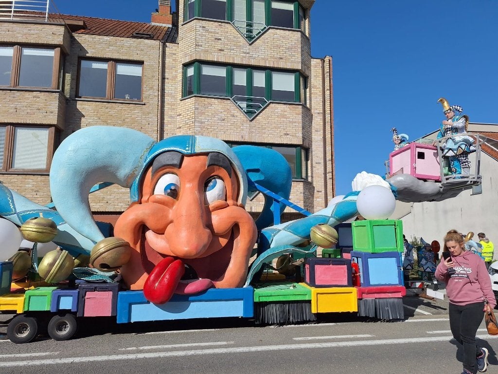 2 belles voitures de carnaval à vendre, Enlèvement, Utilisé