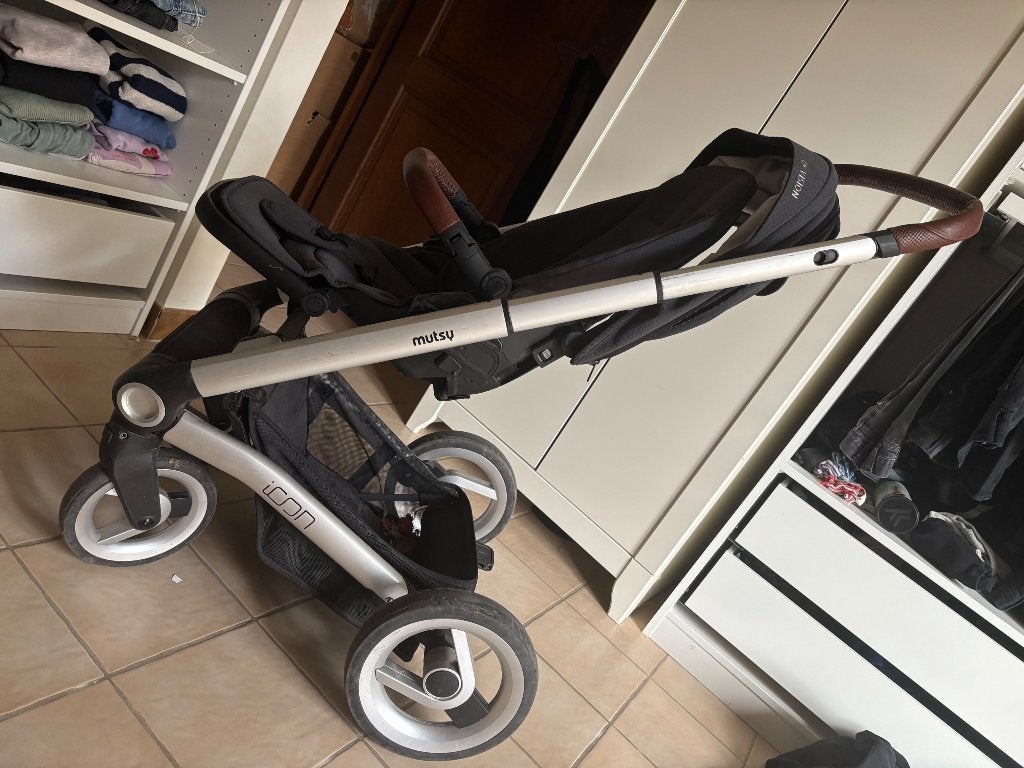 Buggy Mutsy + draagmand, Ophalen, Gebruikt, Overige merken, Verstelbare rugleuning