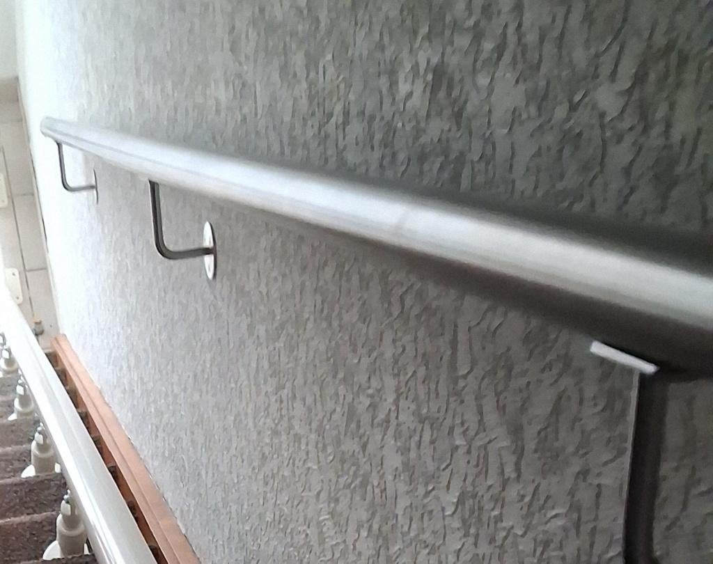 Trapleuning in aluminium., Doe-het-zelf en Bouw, Ophalen, Zo goed als nieuw, Trap, Minder dan 2 meter