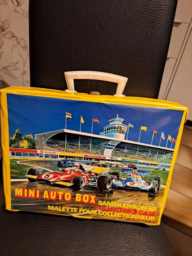 Mini auto box koffertje vintage voor miniatuurautootjes, Ophalen of Verzenden