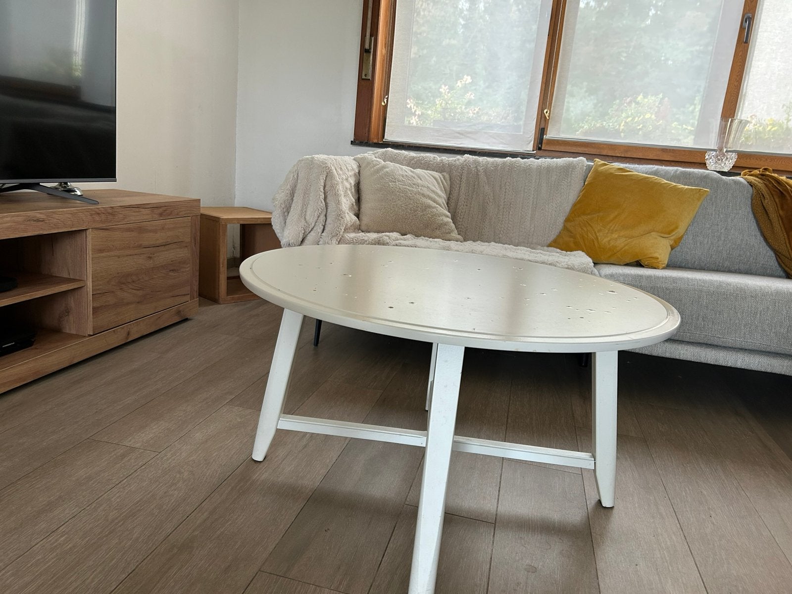Table IKEA KRAGSTA 90 cm de diamètre blanche, Maison & Meubles, Rond, Enlèvement, Utilisé, 50 à 100 cm