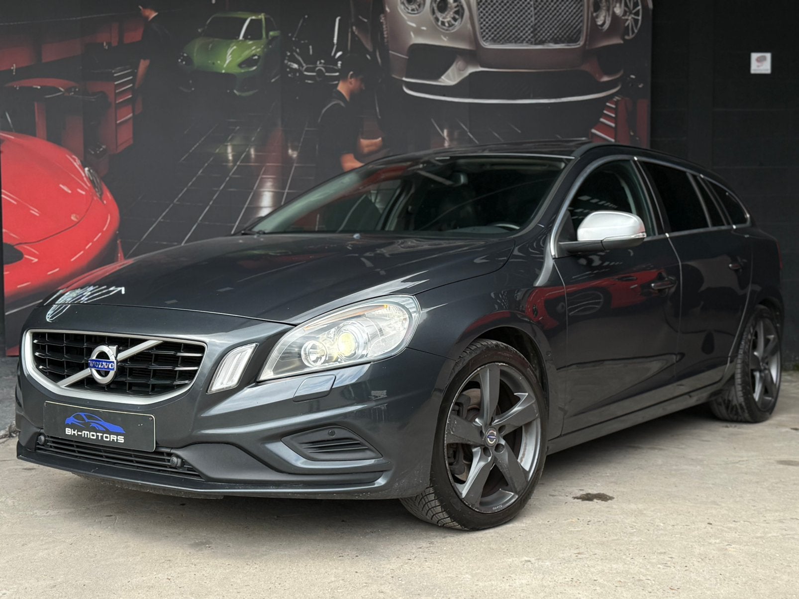 Volvo V60 D5 2.4 diesel R-Design Automaat, Automaat, Euro 5, Zwart, Blauw