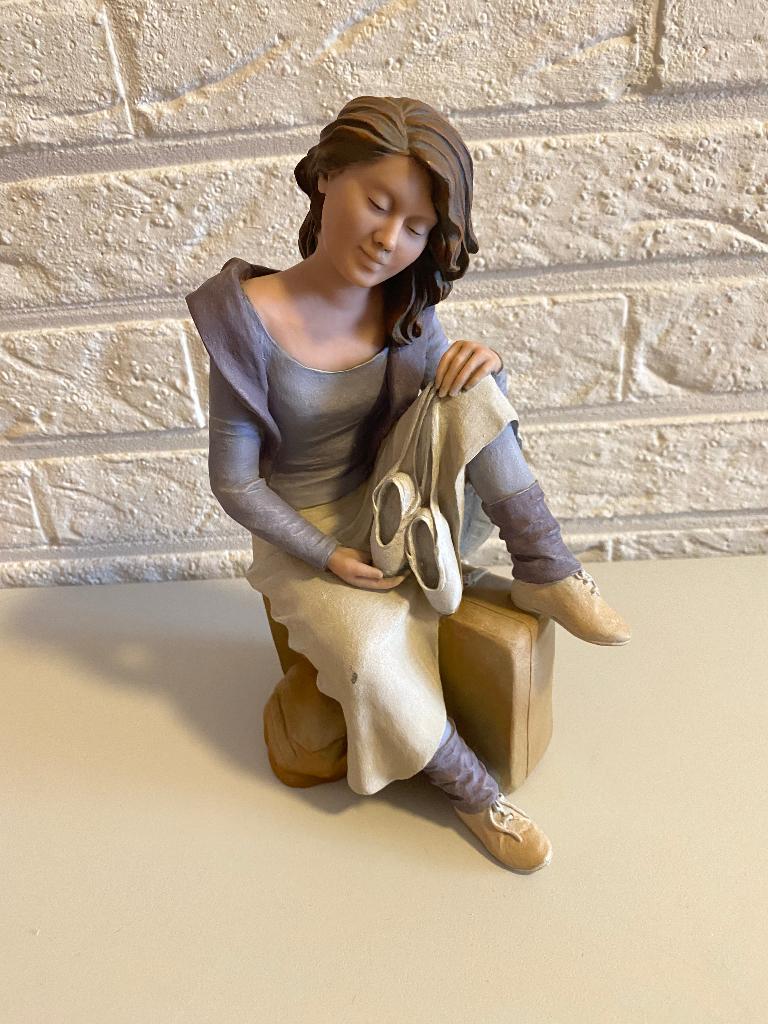 elisa beeld zittende ballerina 24 cm hoog, Collections, Statues & Figurines, Enlèvement, Neuf, Humain